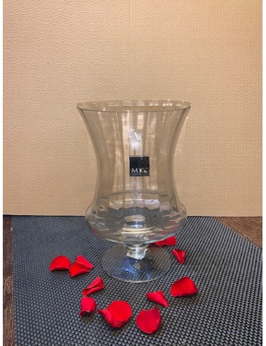 Vase en verre avec pied